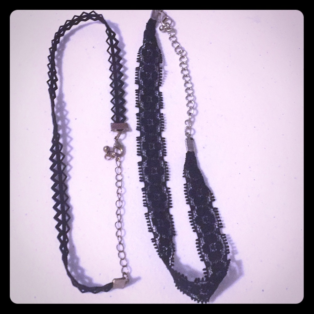 2 chokers